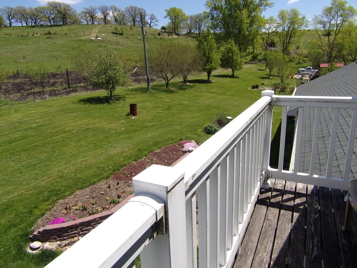 Country Diamond Guest House Sidney Exterior photo