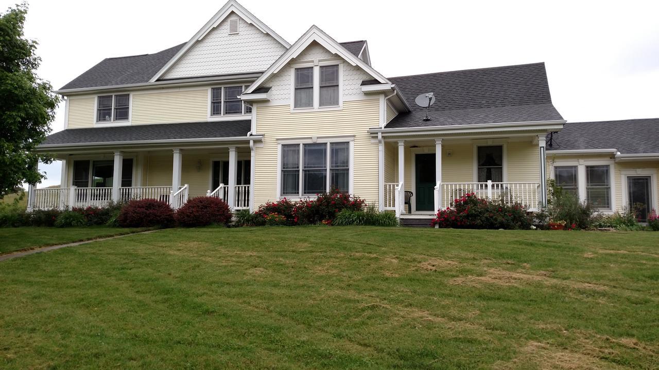 Country Diamond Guest House Sidney Exterior photo